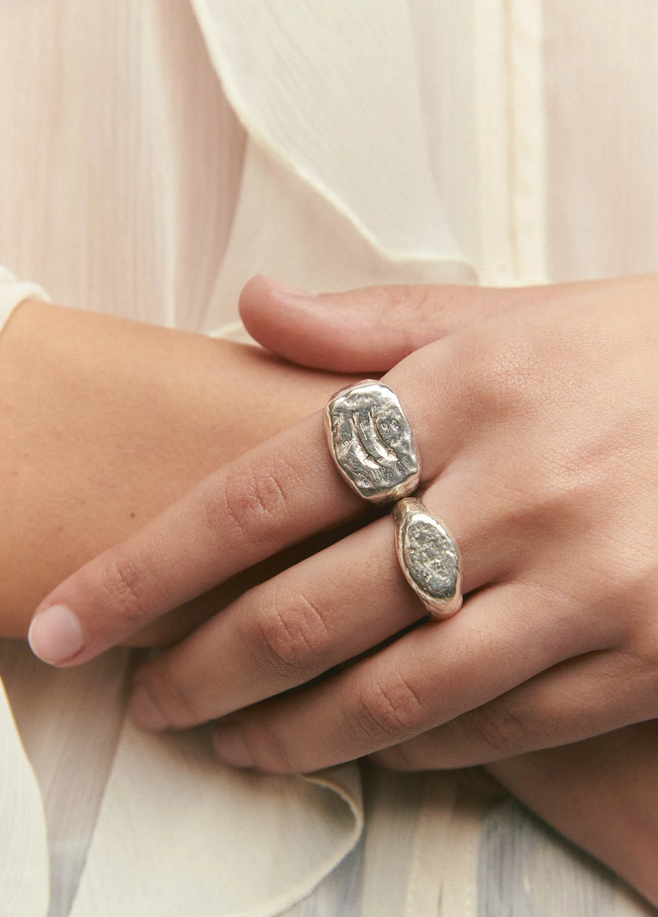 Anillo Sello Pez Plata - Image 2